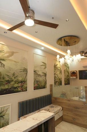 Imagen de los interiores del Hotel HOTEL SHIVANSH. Foto 10