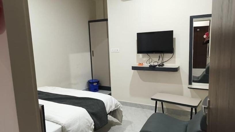 Imagen de la habitación del Hotel HOTEL SHIVANSH. Foto 4