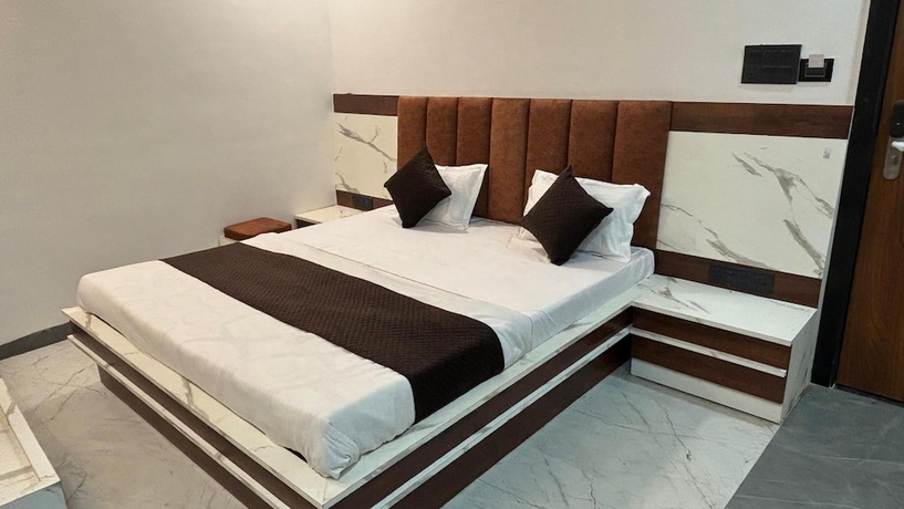 Imagen de la habitación del Hotel HOTEL SHREE ASHTAVINAYAK GRAND. Foto 7