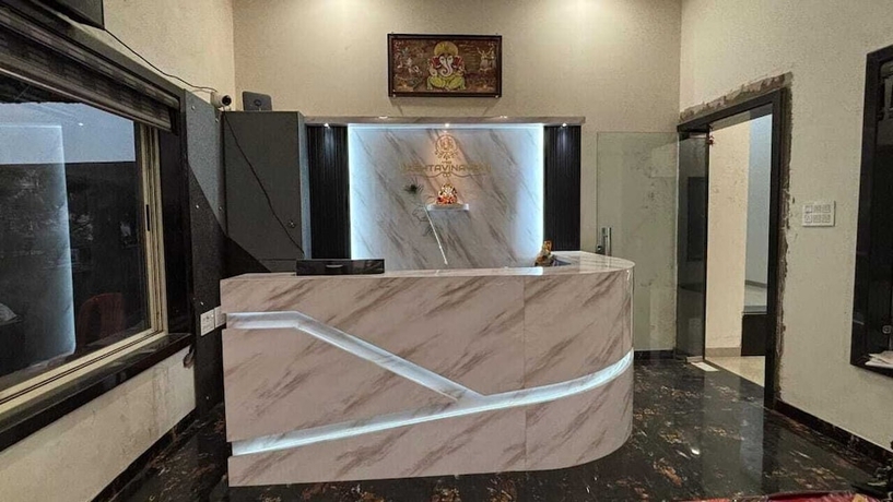 Imagen de los interiores del Hotel HOTEL SHREE ASHTAVINAYAK GRAND. Foto 12