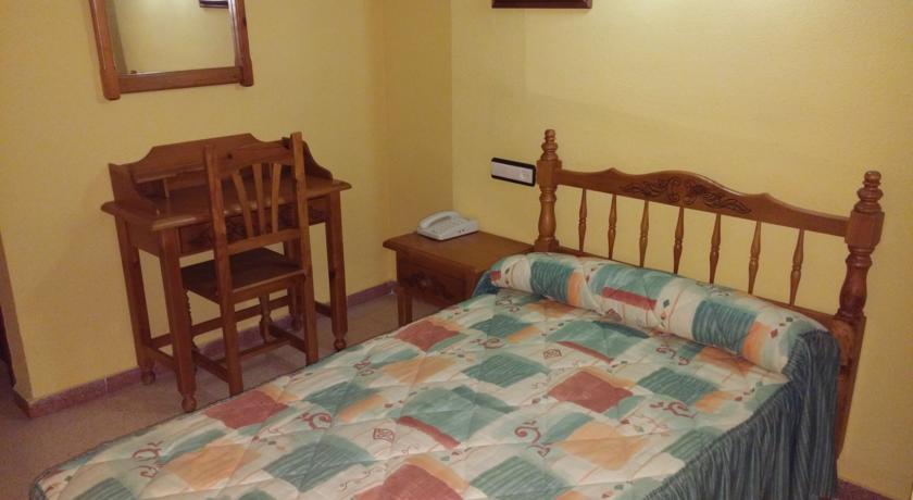 Imagen de la habitación del Hotel HOTEL SIERRA DE SEGURA. Foto 2
