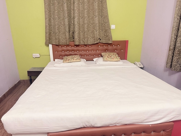 Imagen de la habitación del Hotel HOTEL SINTLE PALACE. Foto 9