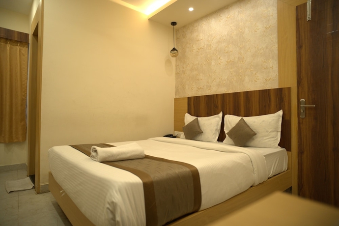 Imagen de la habitación del Hotel HOTEL SONALI GOLDEN PALACE. Foto 11