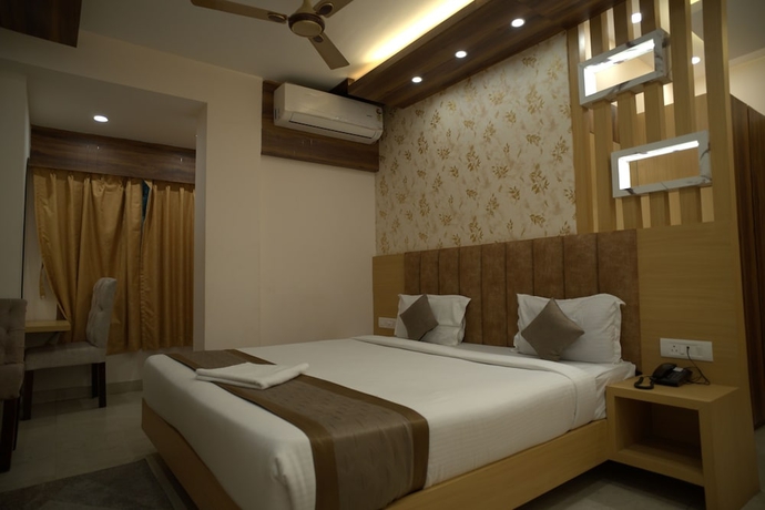 Imagen de la habitación del Hotel HOTEL SONALI GOLDEN PALACE. Foto 12