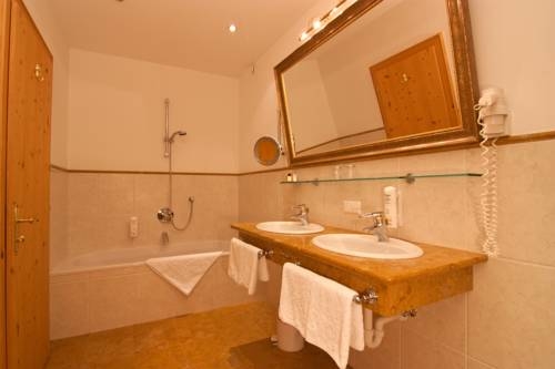 Imagen de la habitación del Hotel HOTEL SONNHOF. Foto 16