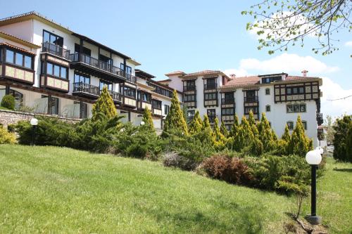 Imagen de la habitación del Hotel HOTEL SPA MONTANA. Foto 19