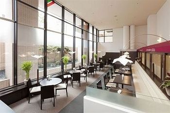 Imagen del bar/restaurante del Hotel HOTEL SUNROUTE NEW SAPPORO. Foto 2