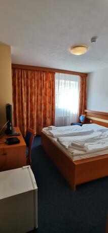 Imagen general del Hotel HOTEL SVRATKA. Foto 11