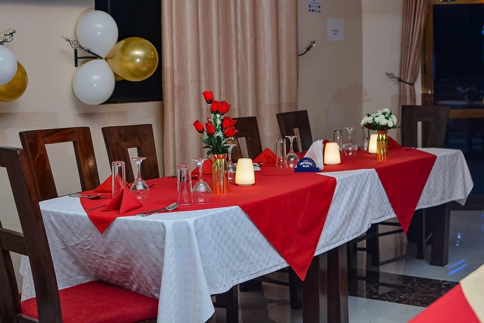 Imagen del bar/restaurante del Hotel HOTEL TAJI. Foto 5