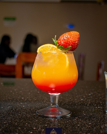 Imagen del bar/restaurante del Hotel HOTEL TAJI. Foto 8