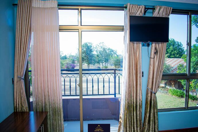 Imagen general del Hotel HOTEL TAJI. Foto 21