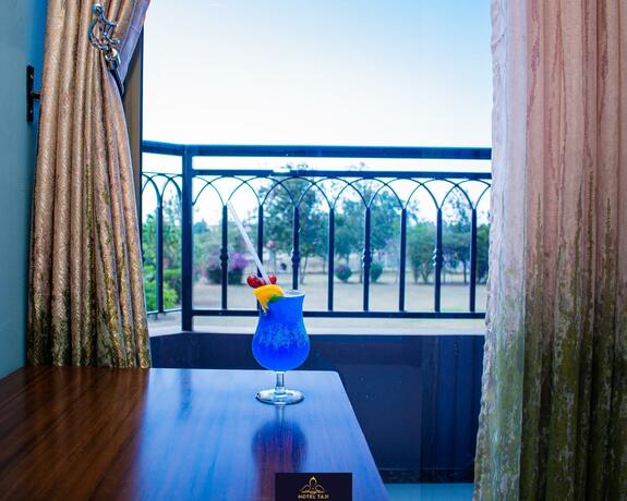 Imagen general del Hotel HOTEL TAJI. Foto 38