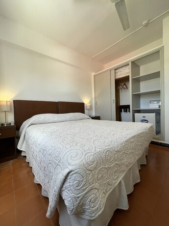 Imagen de la habitación del Hotel HOTEL TAMARIZ. Foto 17