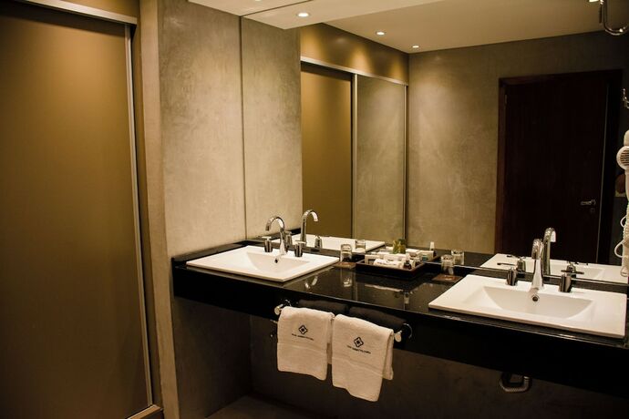 Imagen general del Hotel HOTEL TERMAS VICTORIA Wellness Spa. Foto 1
