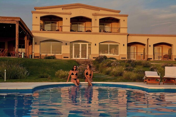 Imagen general del Hotel HOTEL TERMAS VICTORIA Wellness Spa. Foto 4
