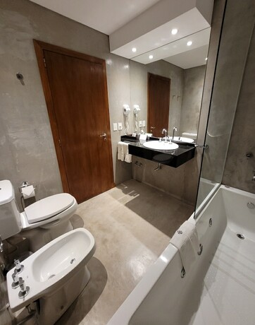 Imagen general del Hotel HOTEL TERMAS VICTORIA Wellness Spa. Foto 7