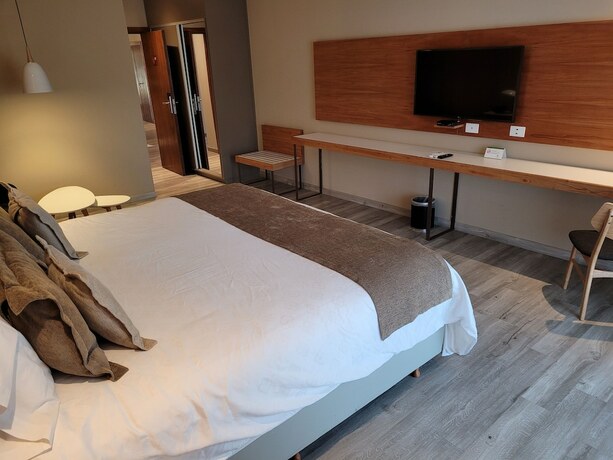Imagen general del Hotel HOTEL TERMAS VICTORIA Wellness Spa. Foto 12
