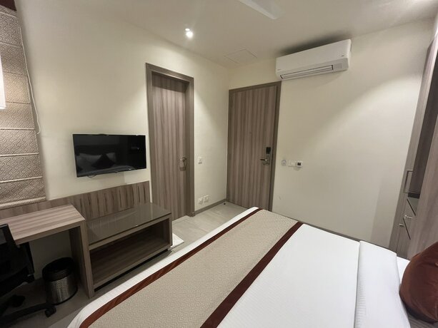 Imagen de la habitación del Hotel HOTEL THE ROYAL VISTA. Foto 19