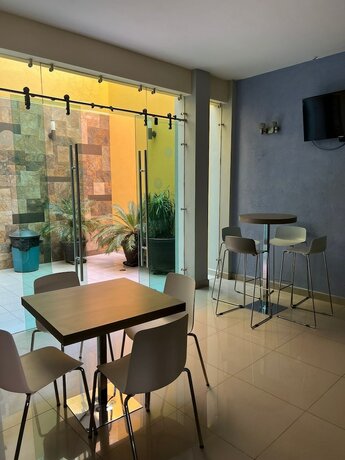 Imagen general del Hotel HOTEL TIERRA ROJA. Foto 11