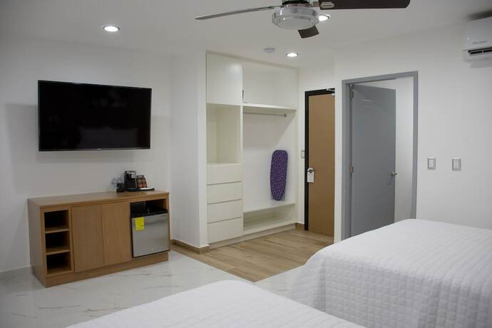 Imagen general del Hotel HOTEL TRAMONTO MAZATLAN. Foto 4