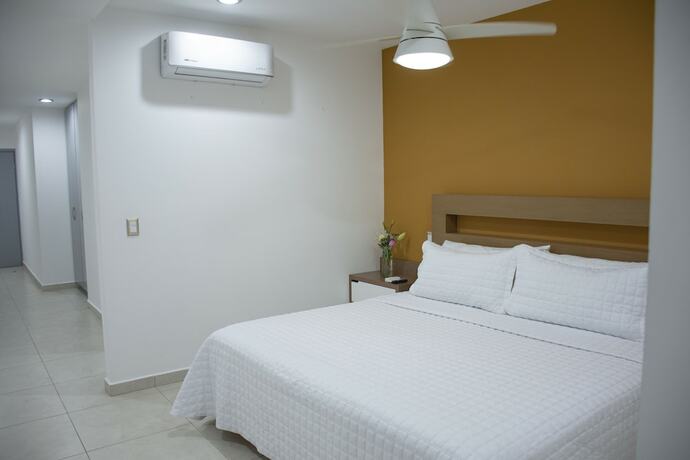 Imagen de la habitación del Hotel HOTEL TRAMONTO MAZATLAN. Foto 16