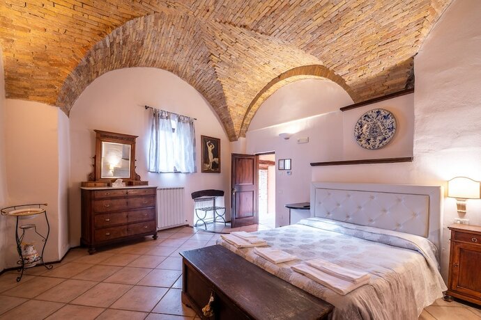 Imagen general del Hotel HOTEL TREVI. Foto 8