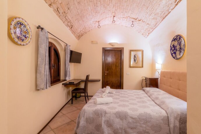 Imagen general del Hotel HOTEL TREVI. Foto 12