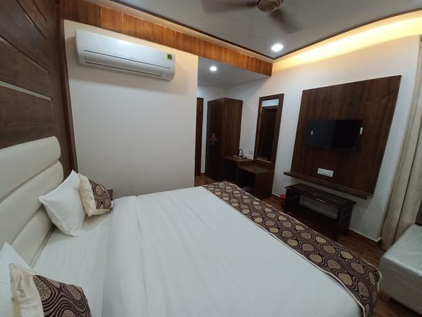 Imagen de la habitación del Hotel HOTEL The Rich Grand. Foto 15