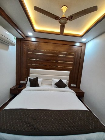 Imagen de la habitación del Hotel HOTEL The Rich Grand. Foto 17