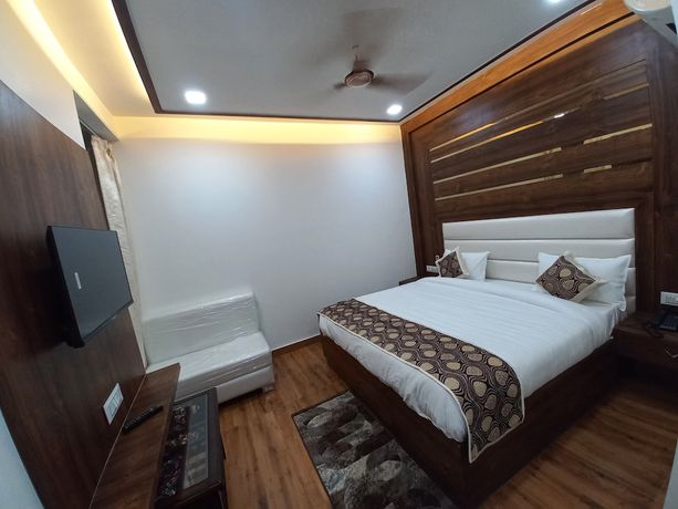 Imagen de la habitación del Hotel HOTEL The Rich Grand. Foto 18