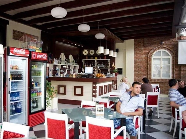 Imagen general del Hotel HOTEL VILA TAFAJ. Foto 4