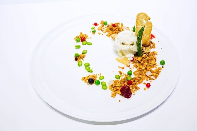 Imagen del bar/restaurante del Hotel HOTEL VILLA CEUTI. Foto 7