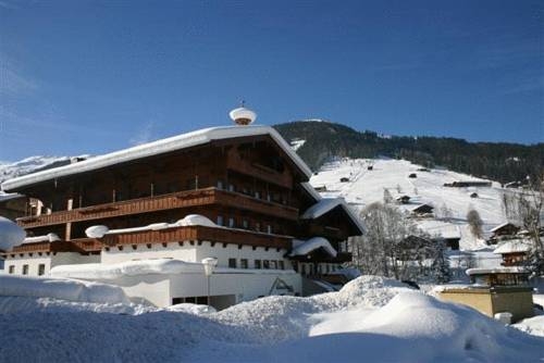 Imagen general del Hotel HOTEL WIEDERSBERGERHORN. Foto 8