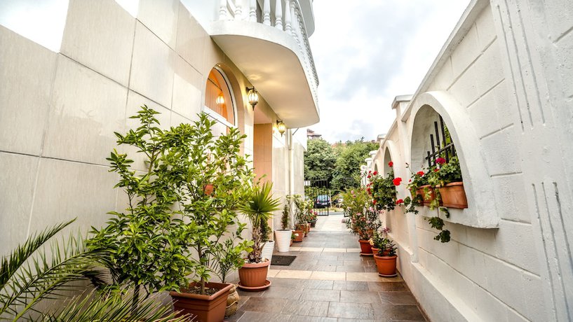 Imagen general del Hotel HOTEL Yanis. Foto 6