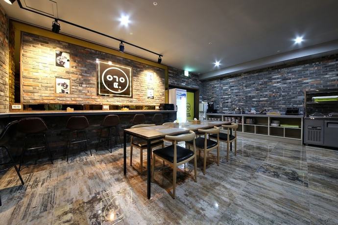 Imagen de los interiores del Hotel HOTEL Yeogiuhtte Gwangju Hanam. Foto 17