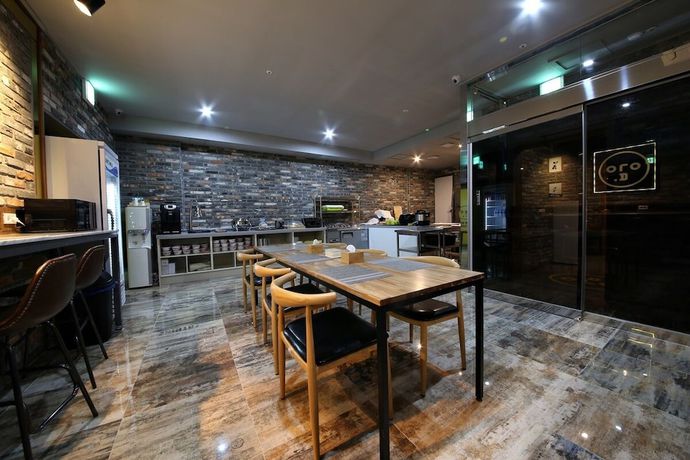 Imagen de los interiores del Hotel HOTEL Yeogiuhtte Gwangju Hanam. Foto 20