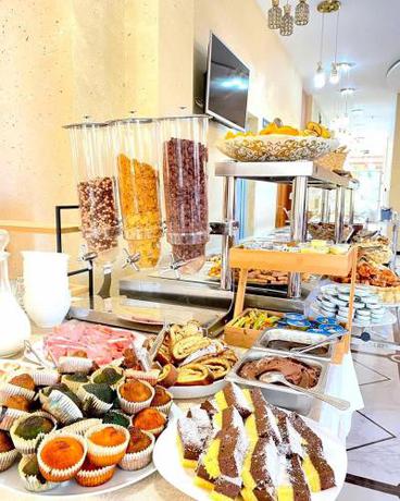 Imagen general del Hotel HOTI II RIZO ULCINJ. Foto 8