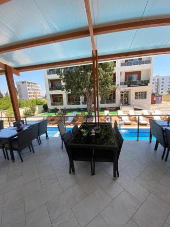 Imagen general del Hotel HOTI II RIZO ULCINJ. Foto 10