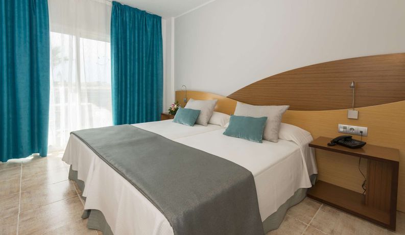 Imagen de la habitación del Hotel HOVIMA Costa Adeje. Foto 7