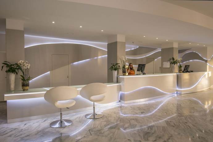 Imagen de los interiores del Hotel HOVIMA Costa Adeje. Foto 15