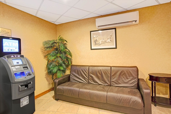 Imagen de los interiores del Hotel HOWARD JOHNSON EXPRESS INN BRONX. Foto 9