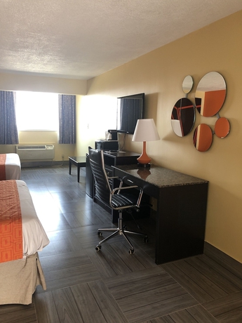 Imagen de la habitación del Hotel HOWARD JOHNSON NORTH BERGEN. Foto 9