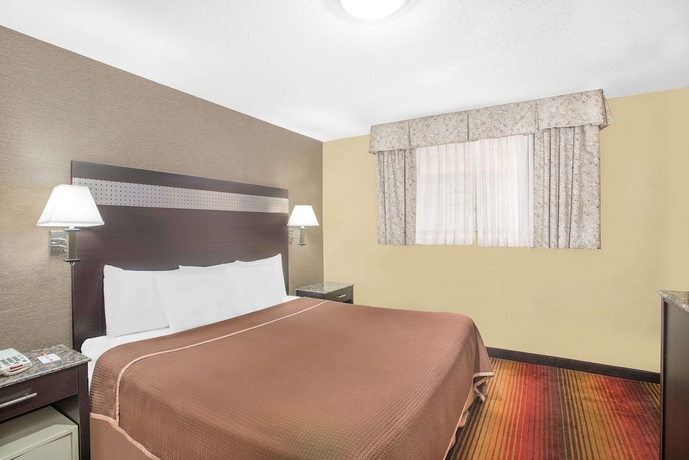 Imagen de la habitación del Hotel HOWARD JOHNSON NORTH BERGEN. Foto 15