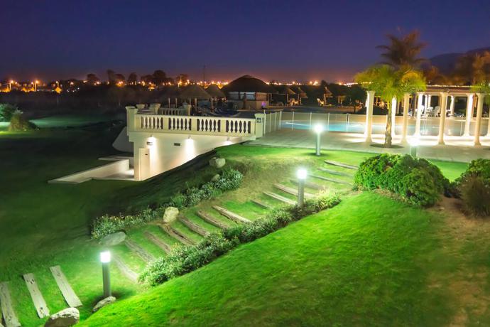 Imagen de los exteriores del Hotel HOWARD JOHNSON RESORT - SPA -. Foto 5