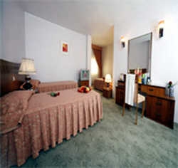 Imagen de la habitación del Hotel HOWEYZEH. Foto 2