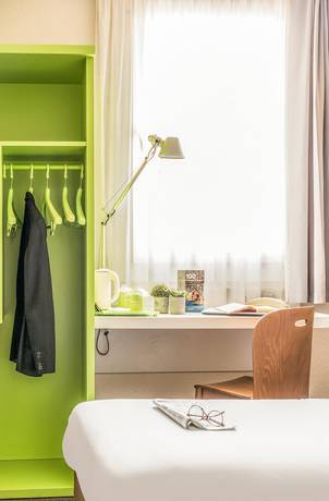Imagen de la habitación del Hotel H&Ocirc;TEL CAMPANILE PRIME - SURESNES - LA DEFENSE. Foto 9
