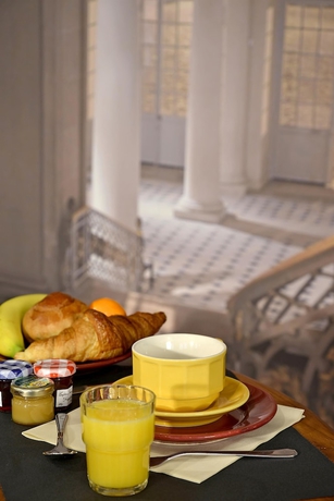 Imagen del bar/restaurante del Hotel HÔTEL LES BEAUX ARTS. Foto 2