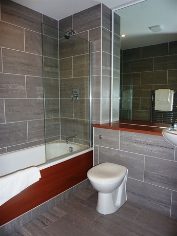 Imagen de la habitación del Hotel HQ Aparthotel Farnborough. Foto 6