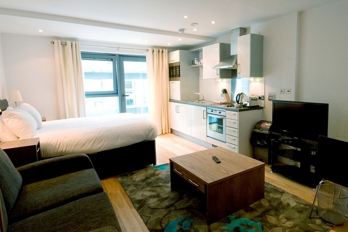 Imagen de los interiores del Hotel HQ Aparthotel Farnborough. Foto 12