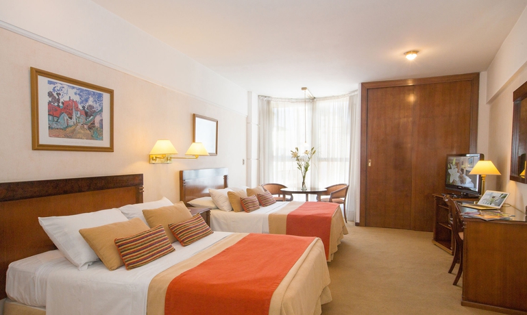 Imagen de la habitación del Hotel HR Plaza Luxor. Foto 8